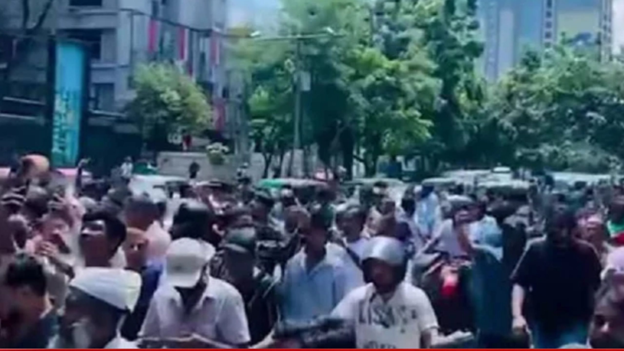 ‎গুলশানে কার্যক্রম নিষিদ্ধ আওয়ামী লীগের মিছিল, গ্রেপ্তার ৩২
