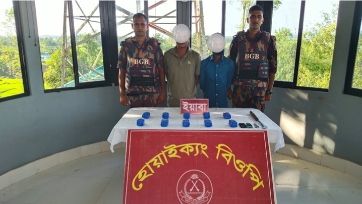 টেকনাফে ২০ হাজার ইয়াবাসহ দুইজন আটক
