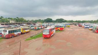 রাজশাহী থেকে ঢাকাসহ দেশের সব রুটে বাস চলাচল বন্ধ, বিপাকে যাত্রীরা
