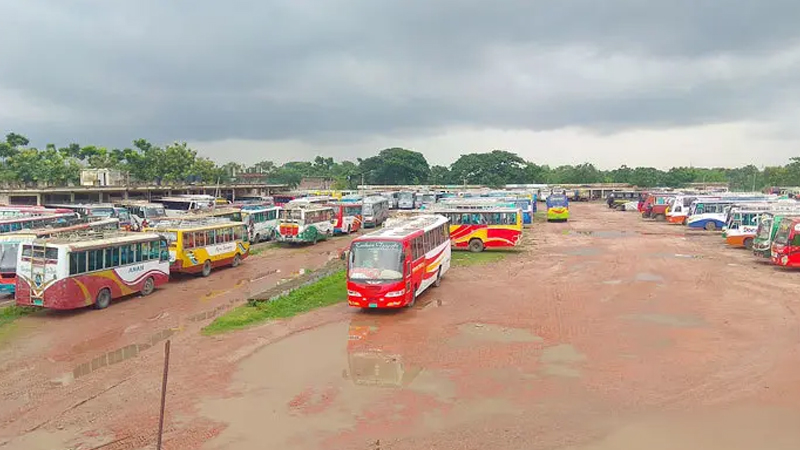 রাজশাহী থেকে ঢাকাসহ দেশের সব রুটে বাস চলাচল বন্ধ, বিপাকে যাত্রীরা