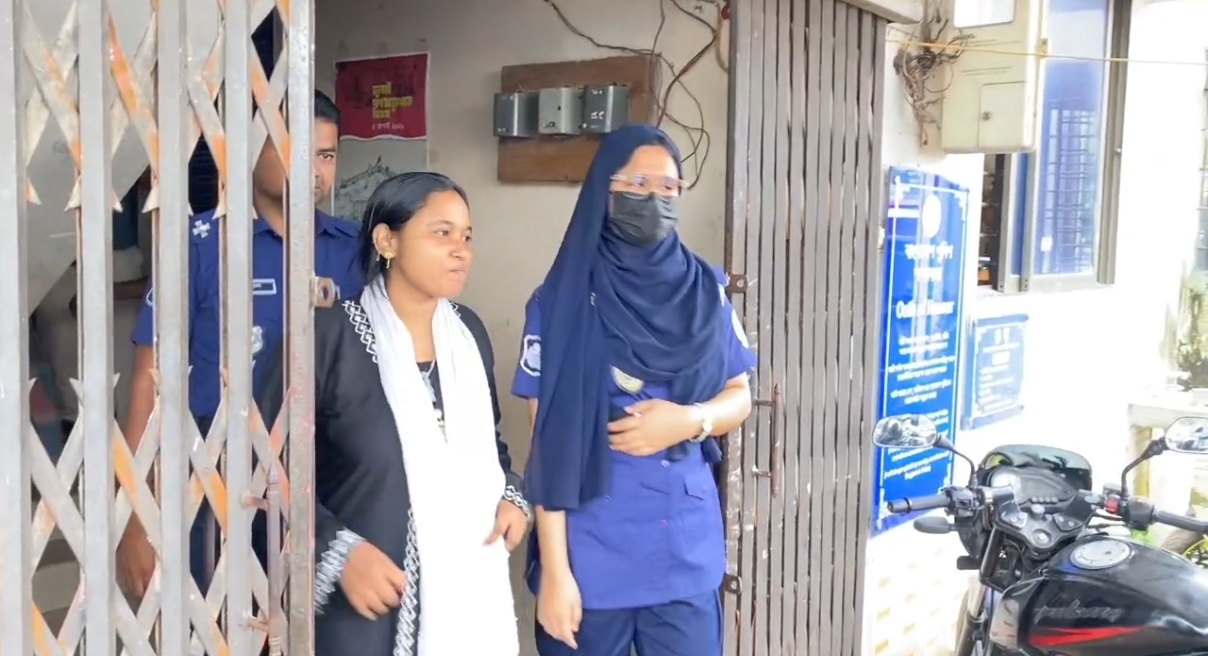জগন্নাথপুরে আলোচিত নারী মানবপাচারকারীসহ ২ জন গ্রেপ্তার