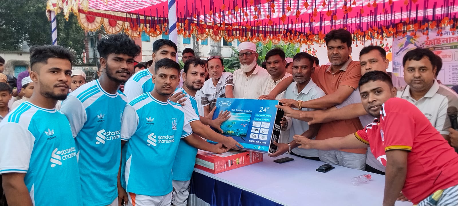 ‎কালীগঞ্জ বাজারের ব্যবসায়ীদের উদ্যেগে  ফুটবল খেলা অনুষ্ঠিত