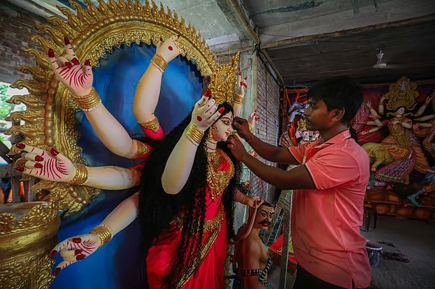 নরসিংদীতে শুরু হয়েছে শারদীয় দুর্গাপূজার ব্যাপক প্রস্তুতি জেলার ছয় উপজেলায় এবার ৩৬১টি মণ্ডপে এই পূজা অনুষ্ঠিত হওয়ার কথা রয়েছে