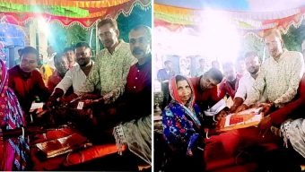 মালগাজীতে পরিবেশ প্রতিমন্ত্রীর পক্ষ থেকে শারদীয় শুভেচ্ছা ও পূজার উপহার