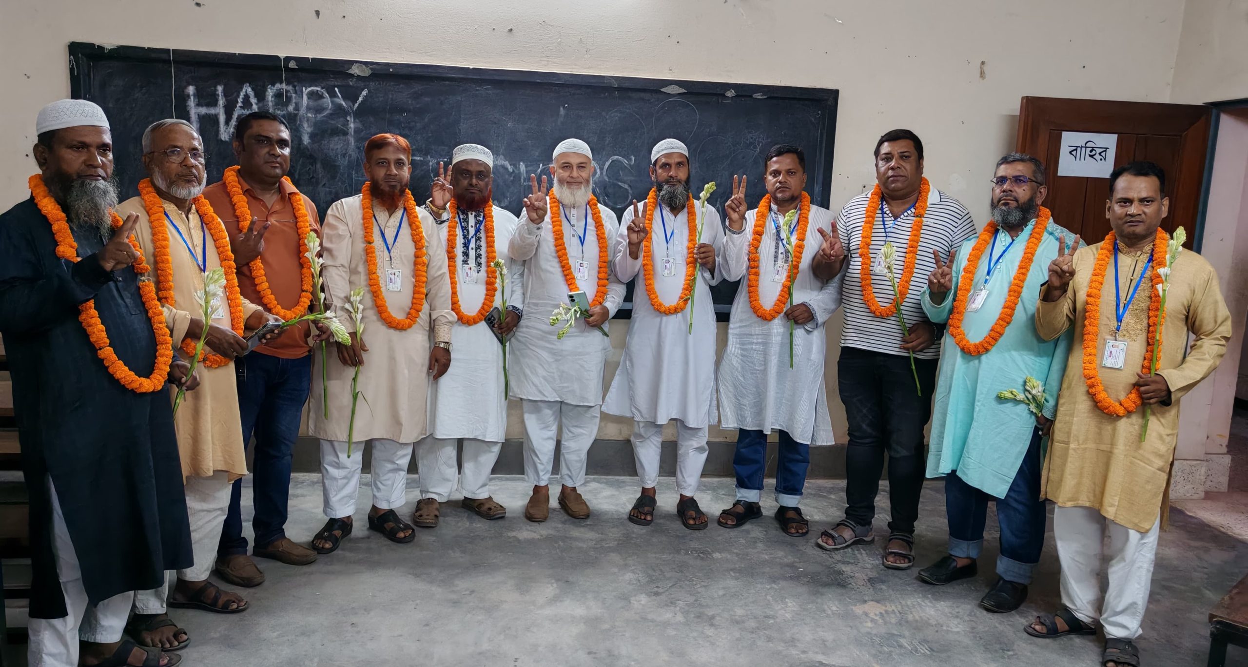 দিনাজপুর জেলা ধান চাউল ব্যবসায়ী গ্রুপের কার্যনির্বাহী কমিটির নির্বাচনে  সভাপতি তুহিন ও  সাধারণ সম্পাদক সাদেকুল নির্বাচিত