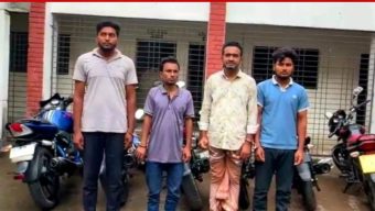 পুলিশ সদস্যের গাড়ি চুরি! ৮ মোটরসাইকেলসহ ৪ চোর আটক