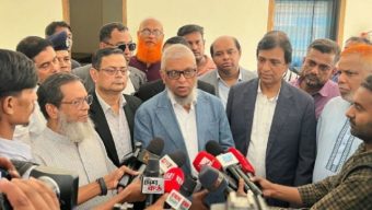 প্রবাসীরা বিমানবন্দরে হয়রানির শিকার হলে ই-মেইলে জানাতে বললেন মন্ত্রী