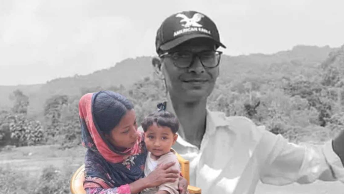 ‎মা তুমি কেঁদো না, তোমার বাবা আকাশের তারা হয়ে গেছে